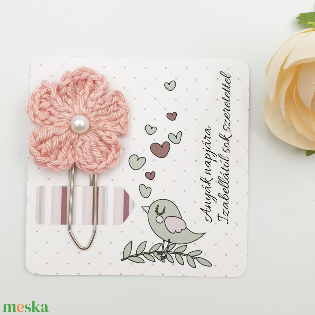 Horgolt virágos könyvjelző óriás gémkapoccsal - Anyák napjára, tanító néninek, óvó néninek - könyv & zene - könyvjelző - Meska.hu