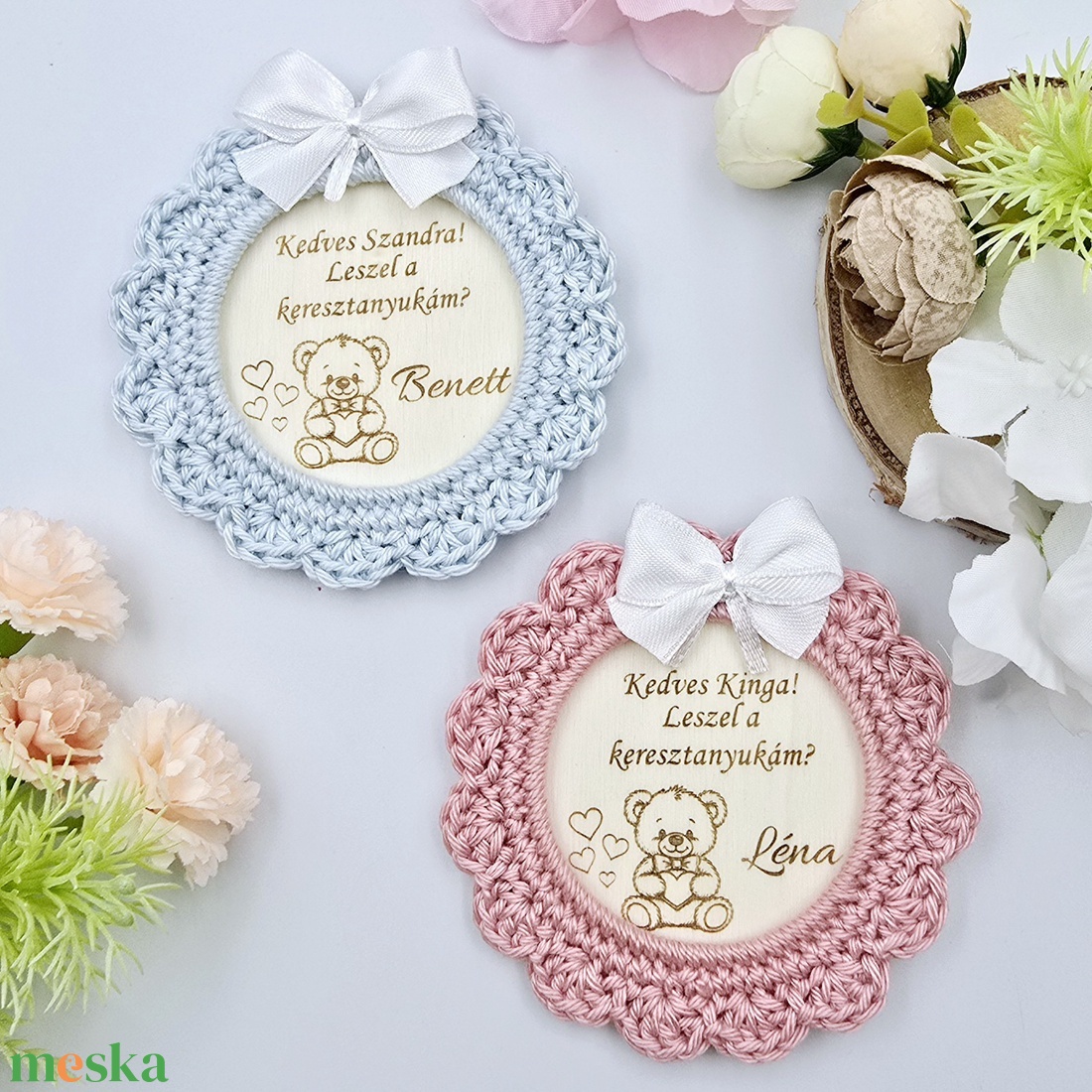 Keresztszülő felkérő - horgolt, gravírozott hűtőmágnes - otthon & életmód - konyhafelszerelés, tálalás - konyhai dekoráció - hűtőmágnes - Meska.hu