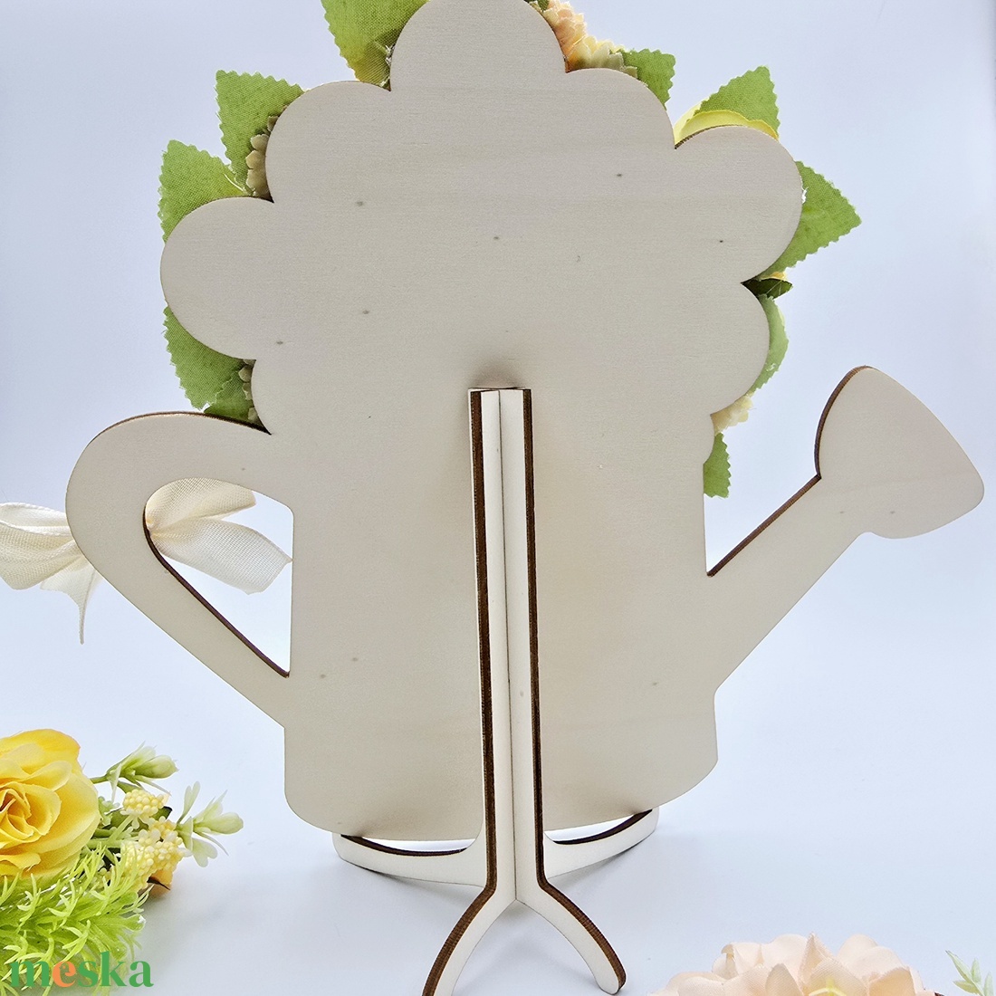 Ajándék anyák napjára - selyemvirágokkal díszített egyedi feliratos öntözőkanna - otthon & életmód - dekoráció - dísztárgy - Meska.hu