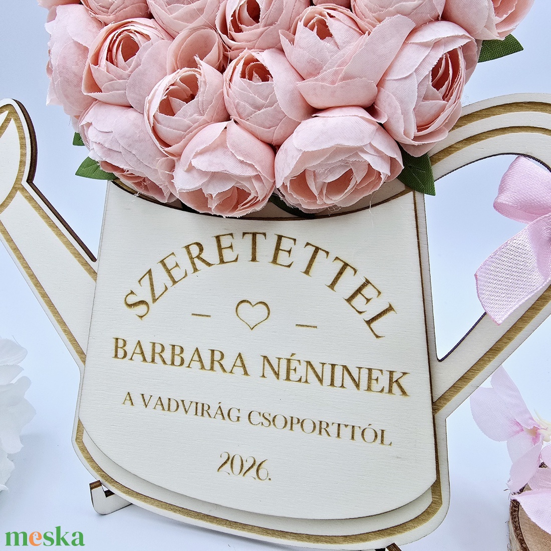 Ajándék óvó néninek, tanító néninek - selyemvirágokkal díszített egyedi feliratos öntözőkanna 13. - otthon & életmód - dekoráció - dísztárgy - Meska.hu