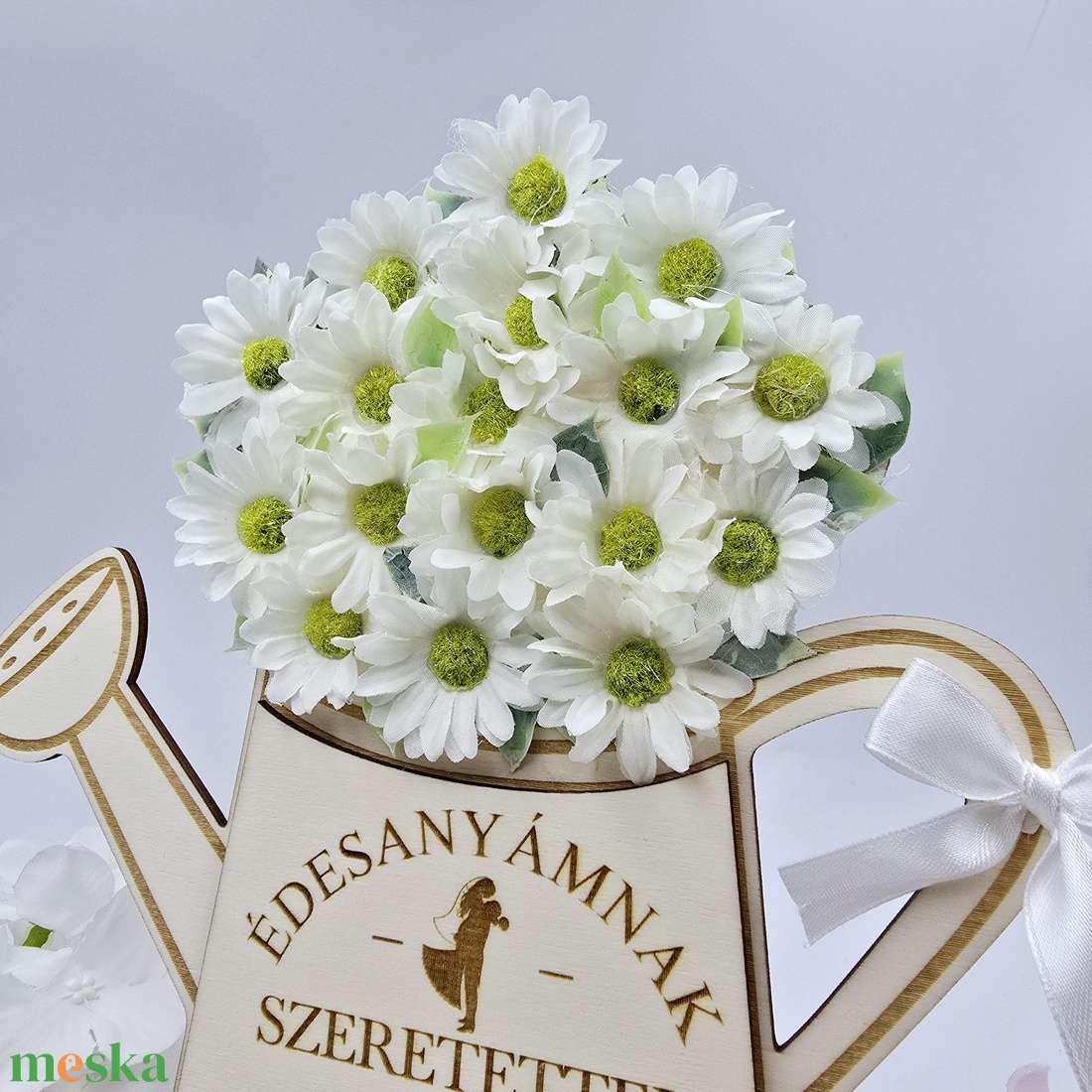 Szülőköszöntő ajándék - selyemvirágokkal díszített egyedi feliratos öntözőkanna 14. - esküvő - emlék & ajándék - szülőköszöntő ajándék - Meska.hu
