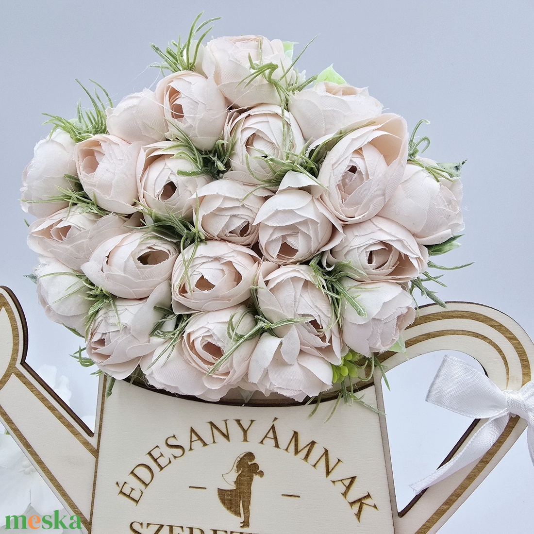 Szülőköszöntő ajándék - selyemvirágokkal díszített egyedi feliratos öntözőkanna 15. - esküvő - emlék & ajándék - szülőköszöntő ajándék - Meska.hu