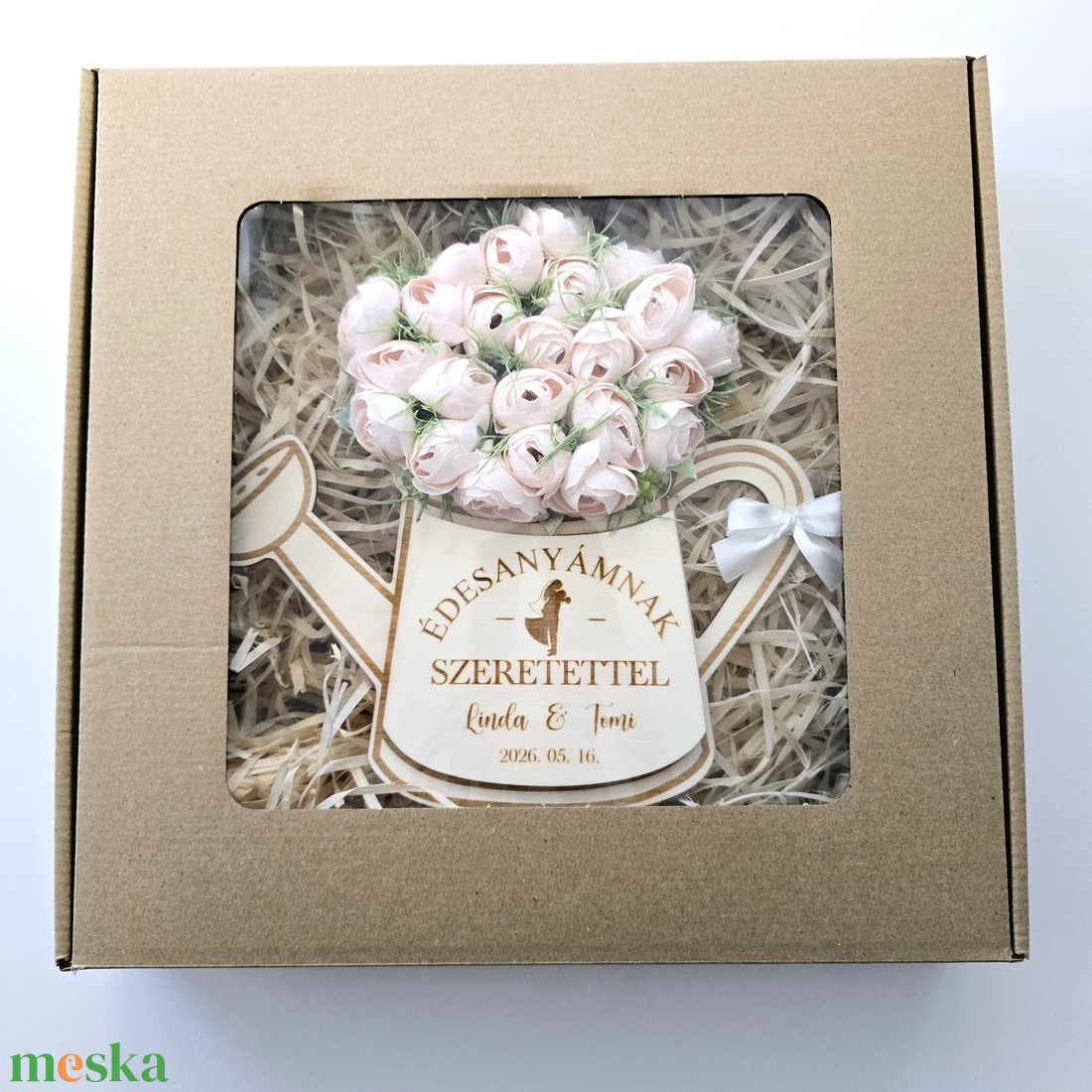 Szülőköszöntő ajándék - selyemvirágokkal díszített egyedi feliratos öntözőkanna 15. - esküvő - emlék & ajándék - szülőköszöntő ajándék - Meska.hu