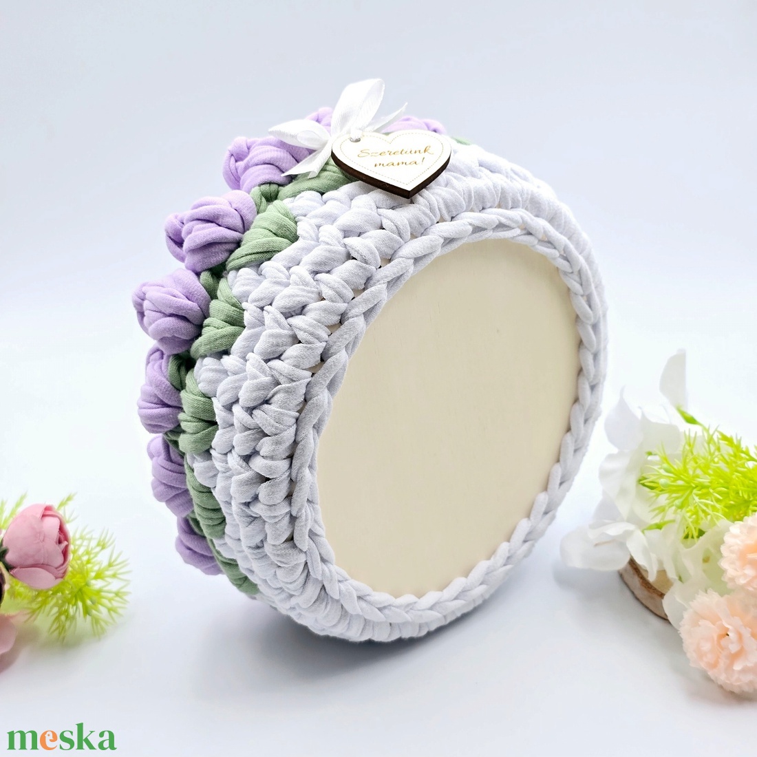 Horgolt tulipános tárolókosár egyedi felirattal, lila szín. Anyák napi ajándék, búcsúajándék óvó néninek, tanító néninek - otthon & életmód - tárolás & rendszerezés - tárolókosár - Meska.hu