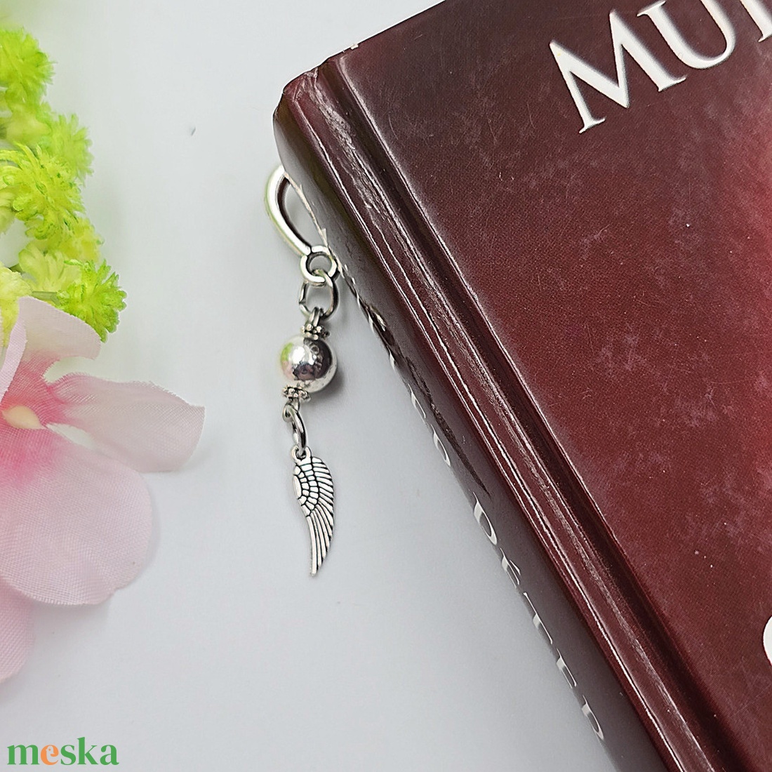 Ajándék hitttan tanároknak - Könyvjelző angyalszárny charm dísszel  - könyv & zene - könyvjelző - Meska.hu