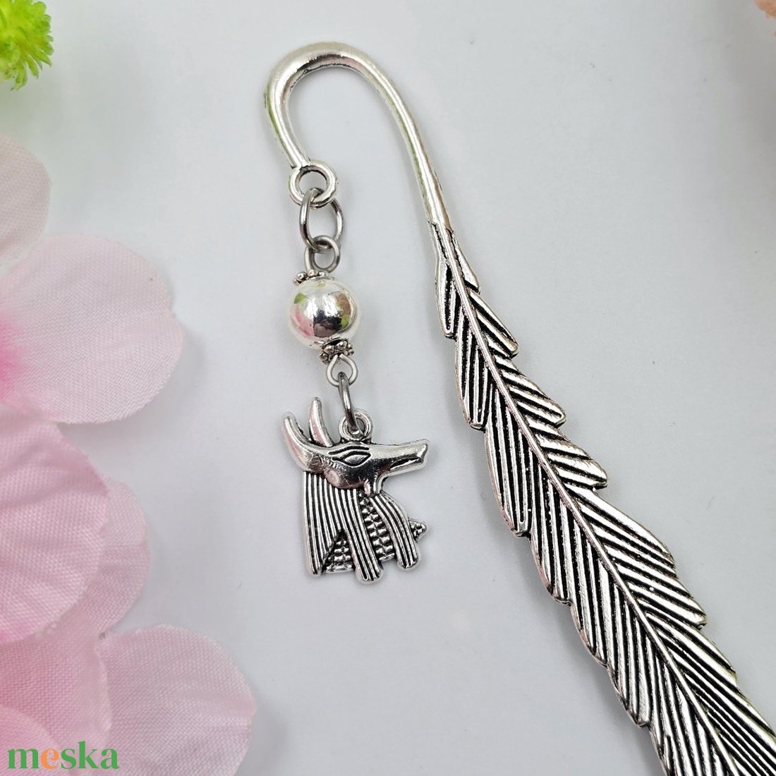 Ajándék történelemtanároknak - Könyvjelző Anubisz egyiptomi isten charm dísszel  - könyv & zene - könyvjelző - Meska.hu