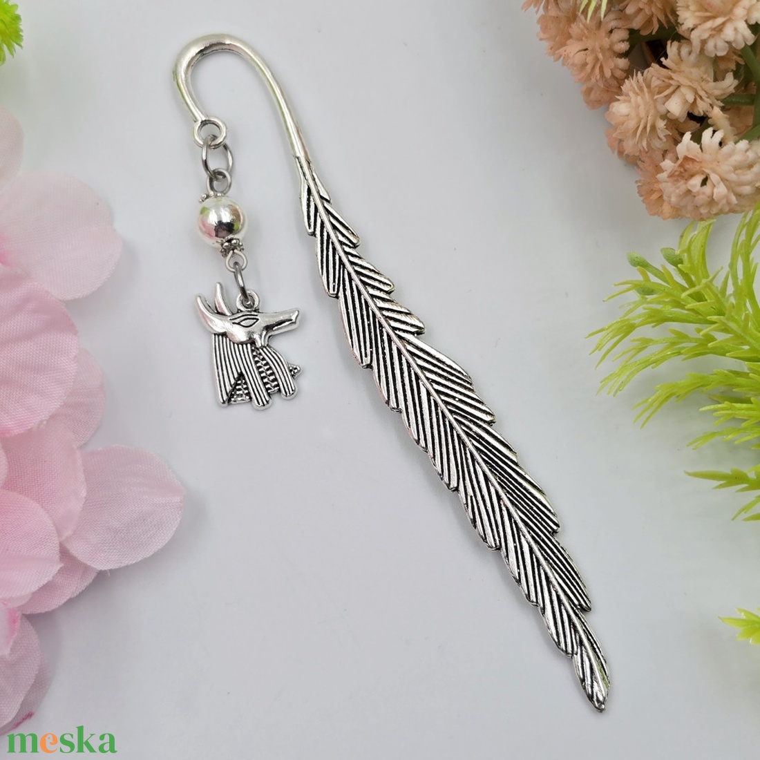 Ajándék történelemtanároknak - Könyvjelző Anubisz egyiptomi isten charm dísszel  - könyv & zene - könyvjelző - Meska.hu