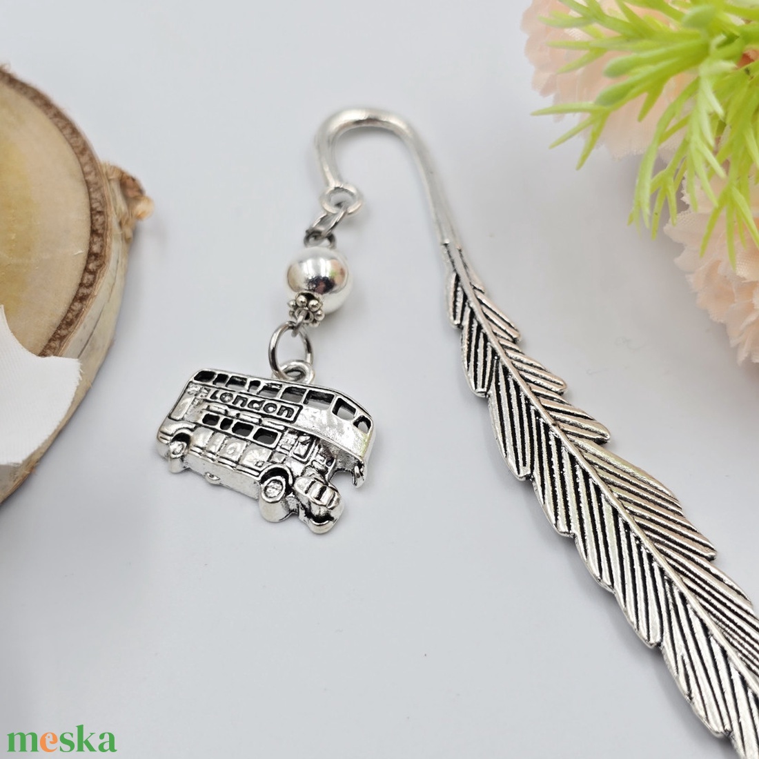 Ajándék angoltanároknak - Könyvjelző London busz charm dísszel  - könyv & zene - könyvjelző - Meska.hu