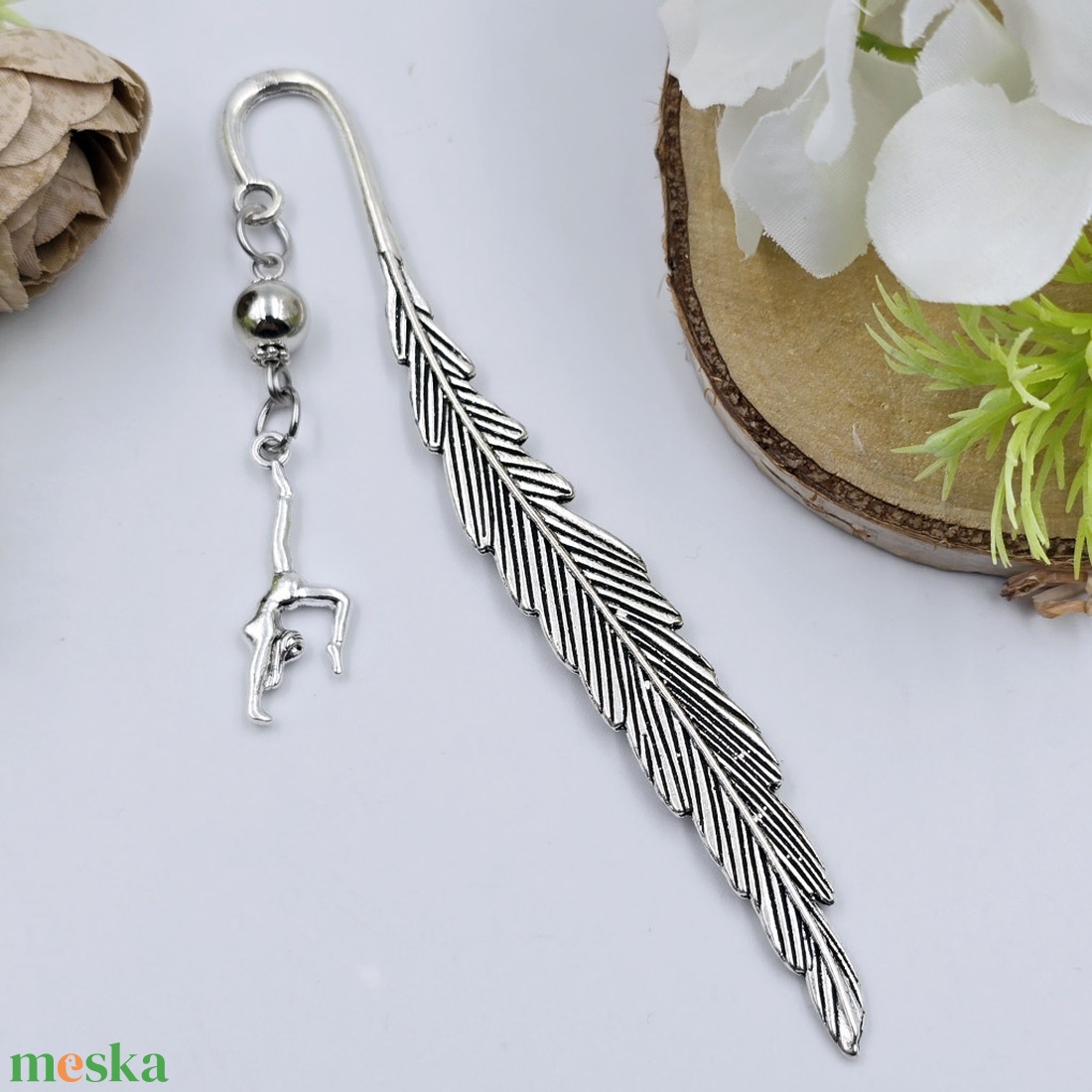 Ajándék testneveléstanároknak - Könyvjelző tornász charm dísszel  - könyv & zene - könyvjelző - Meska.hu