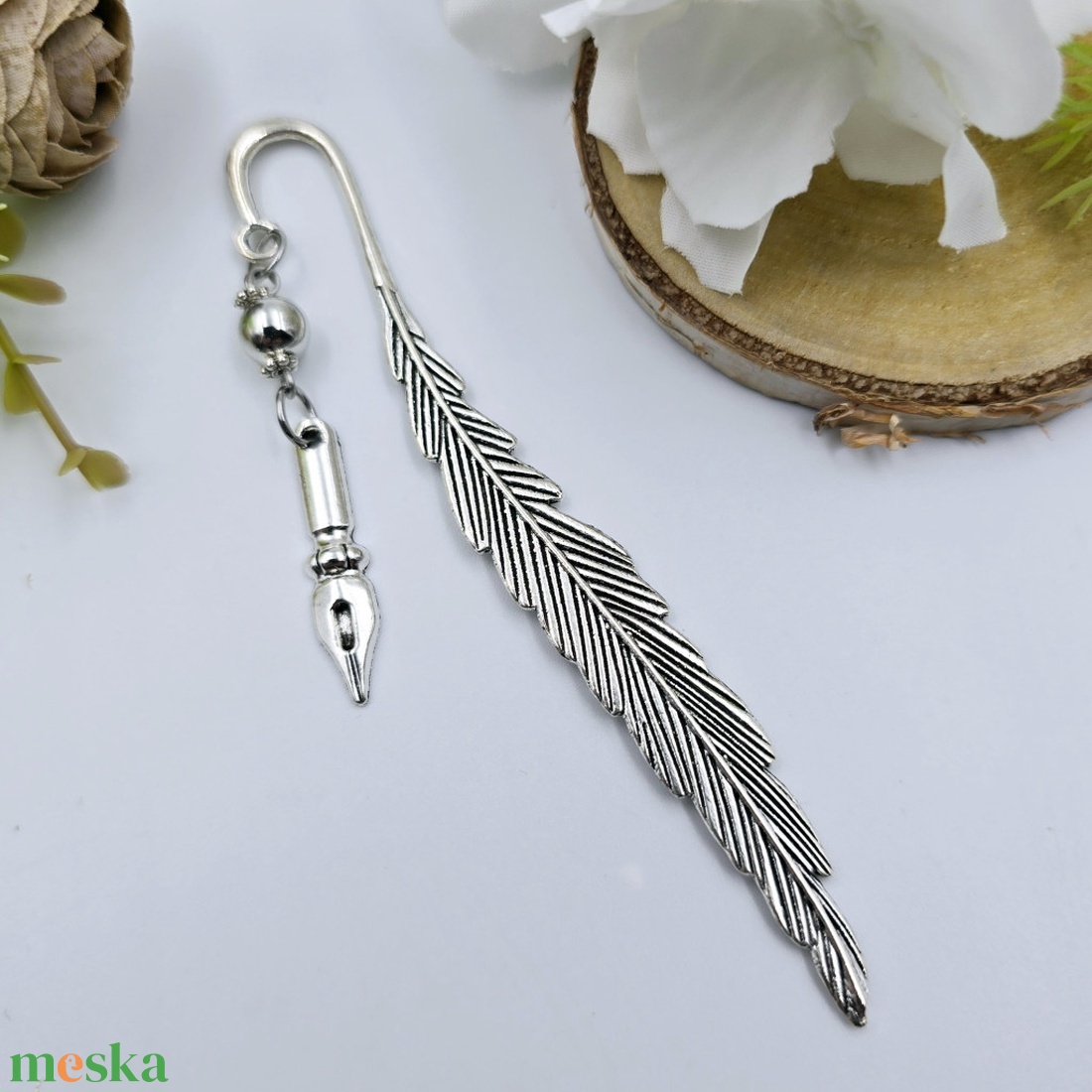 Ajándék magyartanároknak - Könyvjelző tustoll charm dísszel  - könyv & zene - könyvjelző - Meska.hu