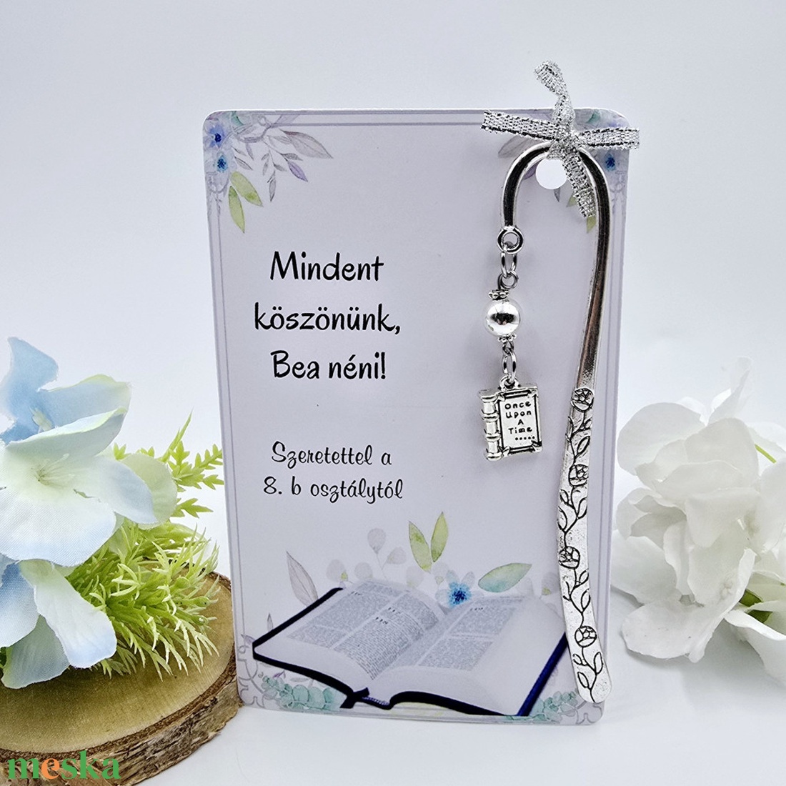 Ajándék magyartanároknak ballagásra, pedagógusnapra, tanév végére - Könyvjelző könyv charmmal, ajándékkártyán - könyv & zene - könyvjelző - Meska.hu