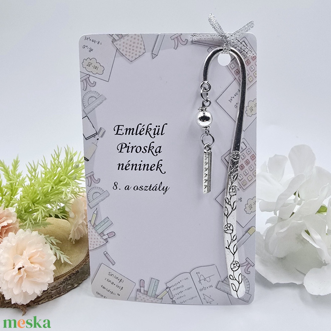 Ajándék matematikatanároknak ballagásra, pedagógusnapra, tanév végére - Könyvjelző vonalzó charmmal, ajándékkártyán - könyv & zene - könyvjelző - Meska.hu