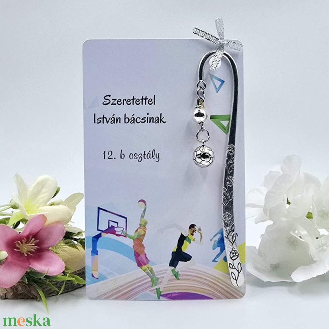 Ajándék testneveléstanároknak ballagásra, pedagógusnapra, tanév végére - Könyvjelző foci charmmal, ajándékkártyán - könyv & zene - könyvjelző - Meska.hu