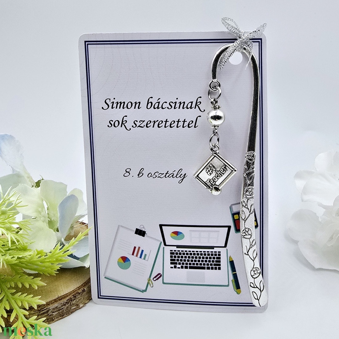 Informatika tanároknak ajándékballagásra, pedagógusnapra tanév végére - Könyvjelző best teacher charmmal, ajándékkártyán - könyv & zene - könyvjelző - Meska.hu