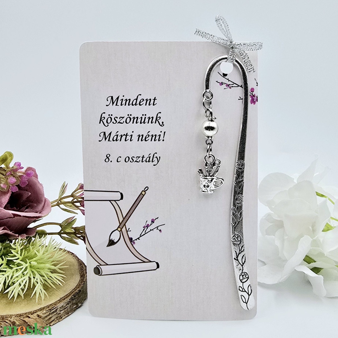 Ajándék rajztanároknak ballagásra, pedagógusnapra, tanév végére - Könyvjelző rajzkészlet charmmal, ajándékkártyán - könyv & zene - könyvjelző - Meska.hu