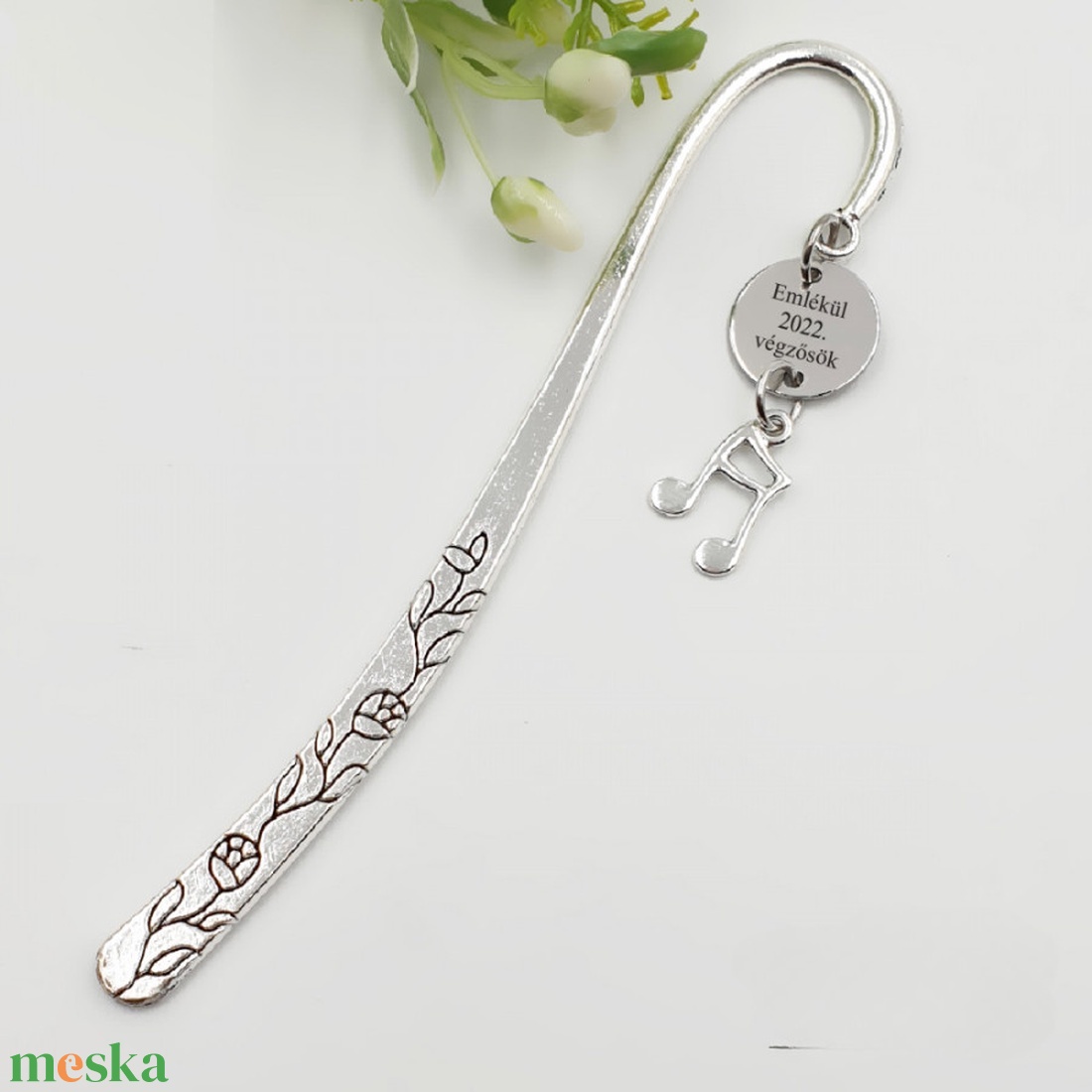 Ének tanároknak ajándék - Gravírozott könyvjelző egyedi felirattal, hangjegy charmmal - könyv & zene - könyvjelző - Meska.hu