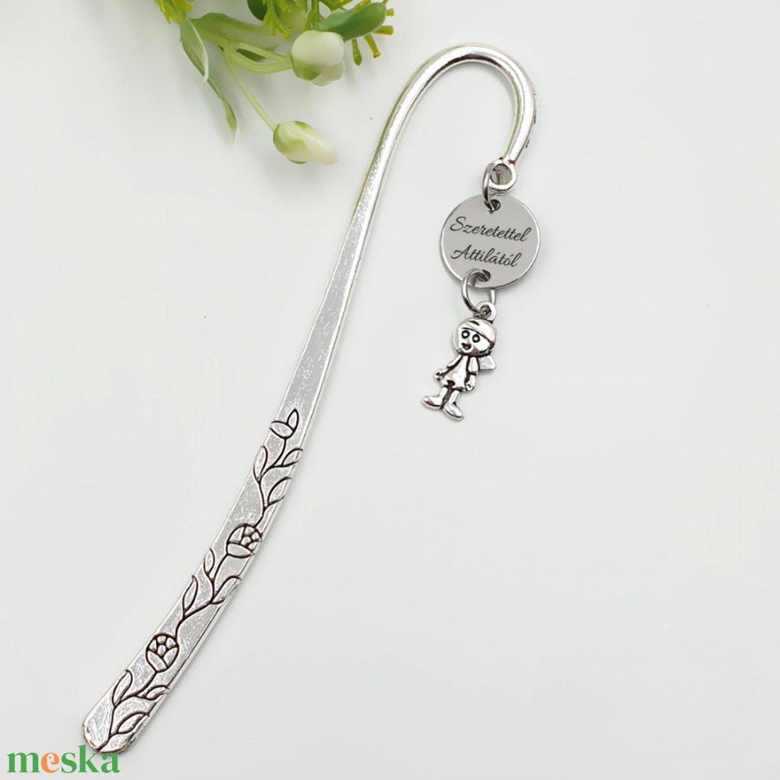 Óvó néninek, tanító néninek ajándék - Gravírozott könyvjelző egyedi felirattal, kisfiú charmmal - könyv & zene - könyvjelző - Meska.hu