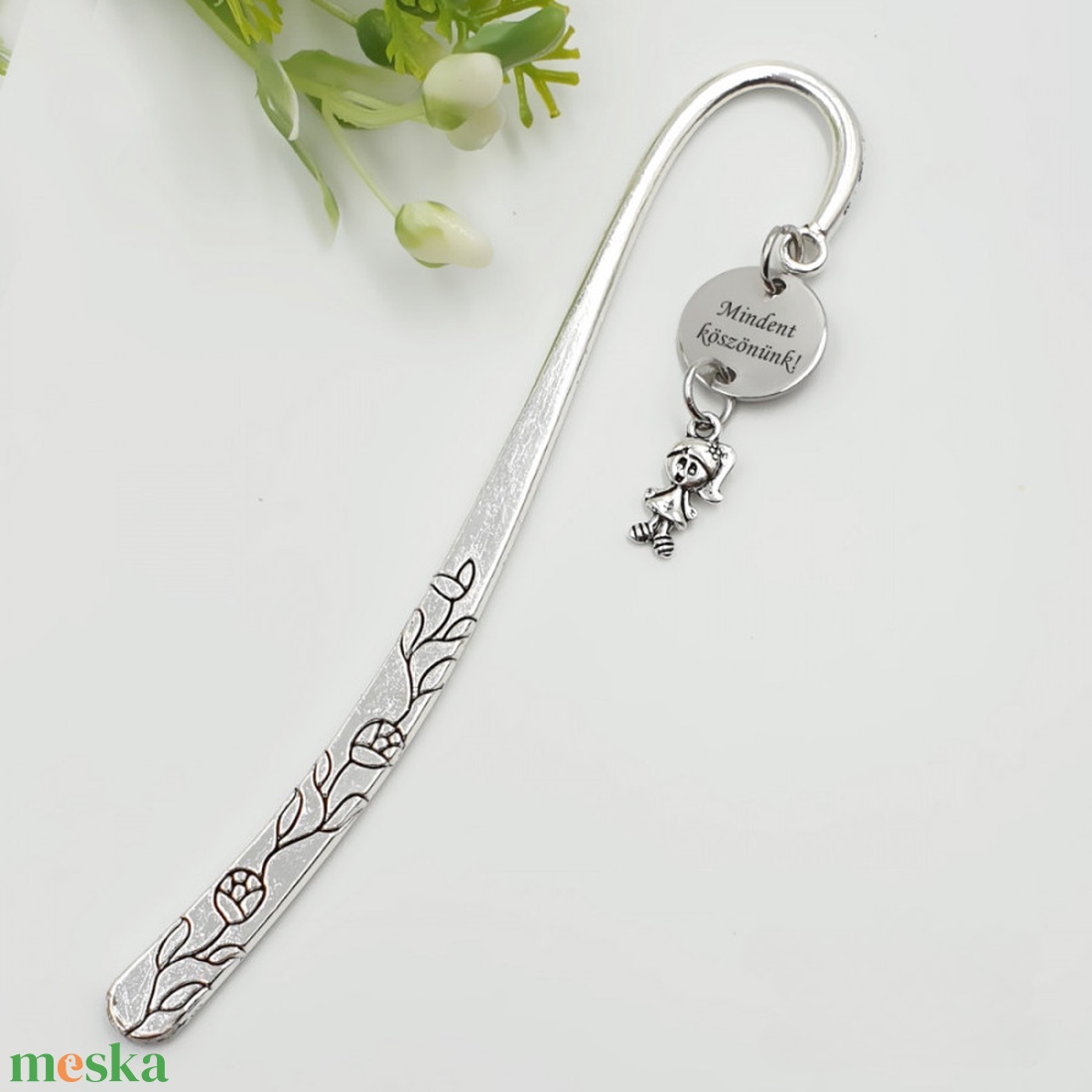 Óvó néninek, tanító néninek ajándék - Gravírozott könyvjelző egyedi felirattal, kislány charmmal - könyv & zene - könyvjelző - Meska.hu