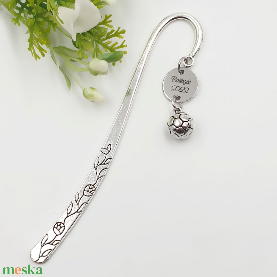 Testnevelés tanároknak, edzőnek ajándék - Gravírozott könyvjelző egyedi felirattal, foci charmmal - könyv & zene - könyvjelző - Meska.hu