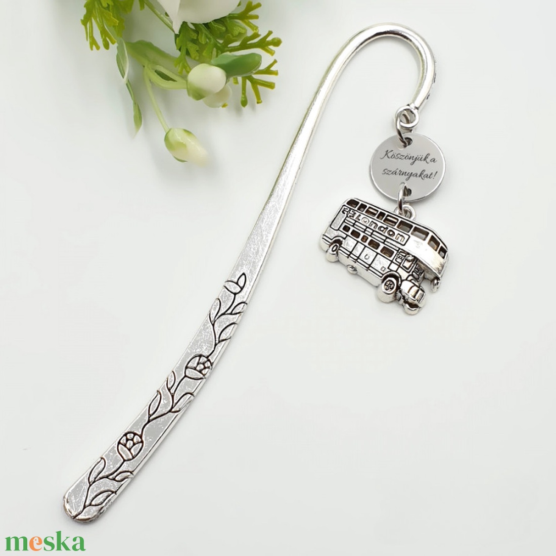 Angol tanároknak ajándék - Gravírozott könyvjelző egyedi felirattal, London busz charmmal - könyv & zene - könyvjelző - Meska.hu