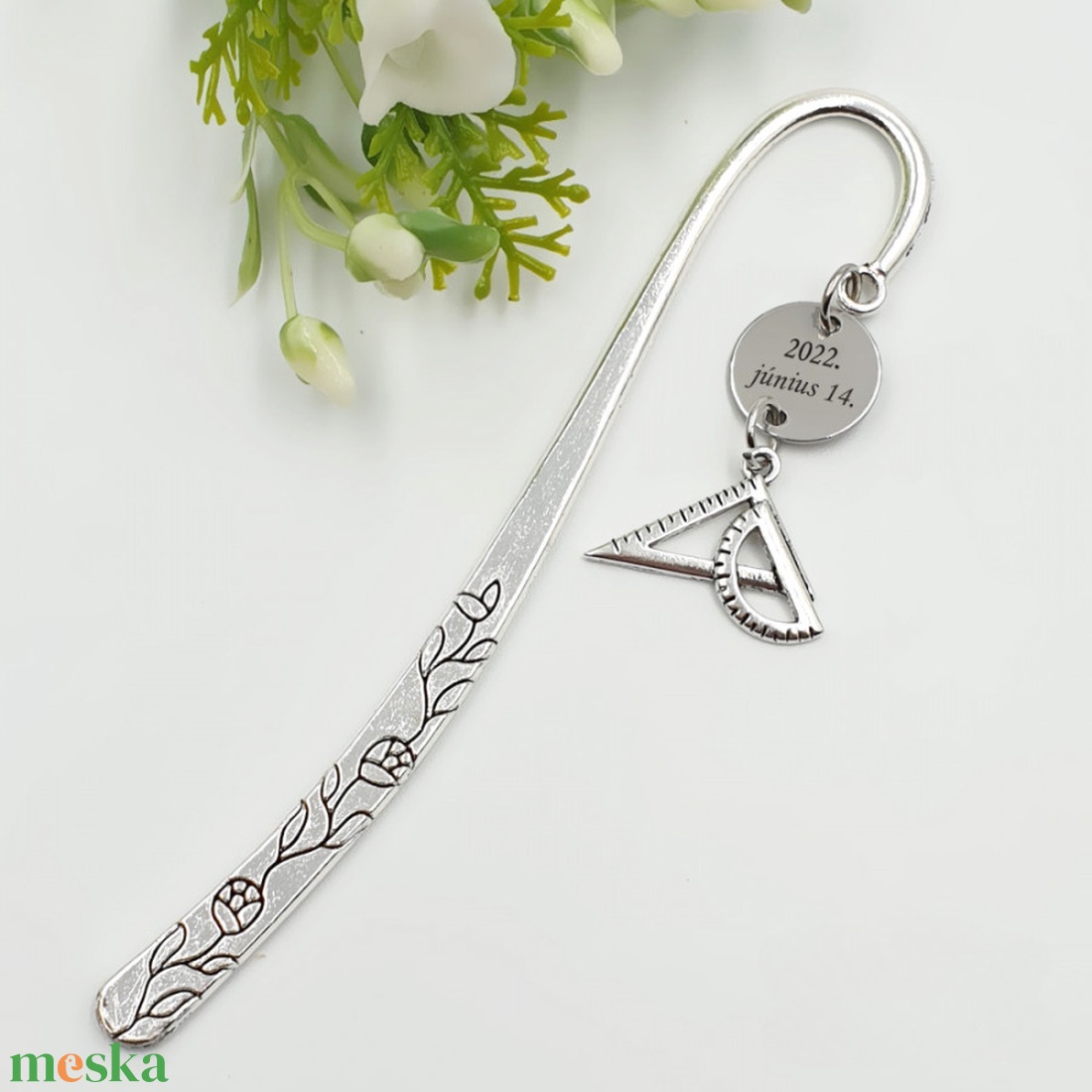 Matematika tanároknak ajándék - Gravírozott könyvjelző egyedi felirattal, vonalzó - szögmérő charmmal - könyv & zene - könyvjelző - Meska.hu