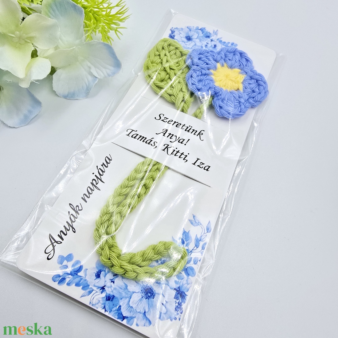 Anyák napjára ajándék - Horgolt virágos könyvjelző ajándékkártyával - könyv & zene - könyvjelző - Meska.hu