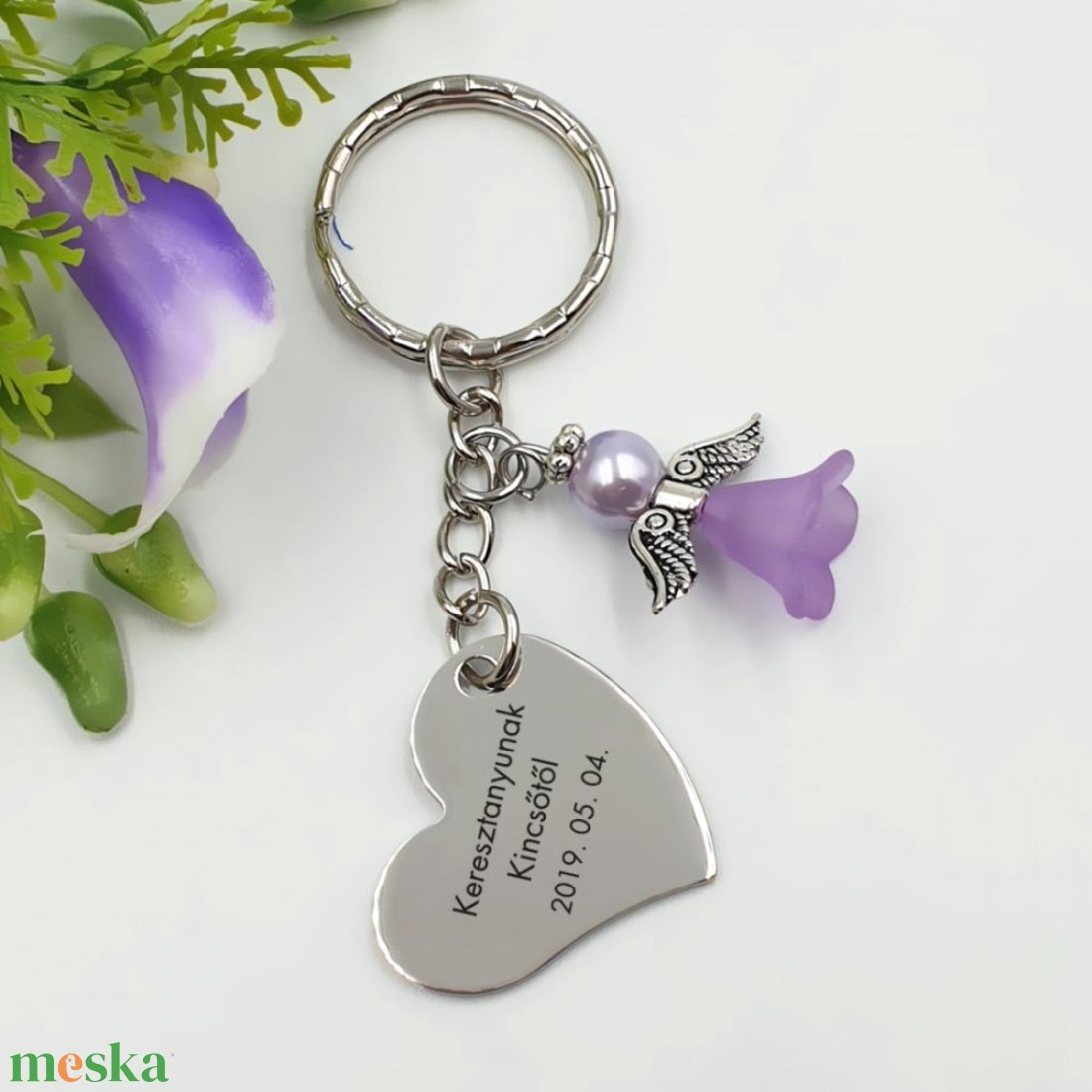 Szív alakú kulcstartó lila angyalkával, egyedi felirattal - Ajándék anyák napjára - táska & tok - kulcstartó & táskadísz - kulcstartó - Meska.hu