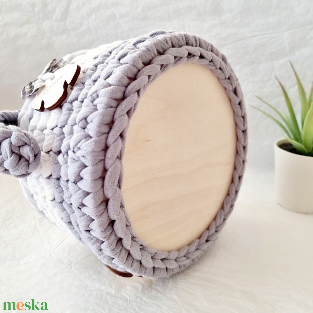 Horgolt kutya tárolókosár egyedi felirattal. Ajándék gyerekeknek - baba - mama - babaszobabútor - játéktároló - Meska.hu