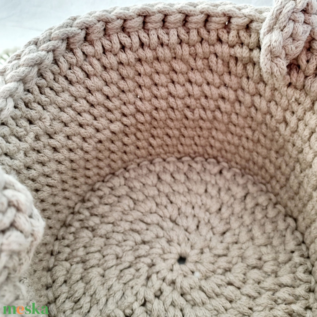 Horgolt nagy maci tárolókosár egyedi felirattal. Ajándék gyerekeknek - baba - mama - babaszobabútor - játéktároló - Meska.hu