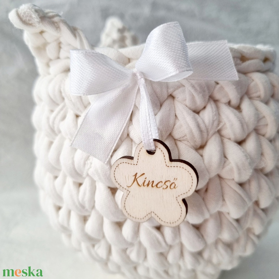 Horgolt cica tárolókosár egyedi felirattal - baba - mama - babaszobabútor - játéktároló - Meska.hu