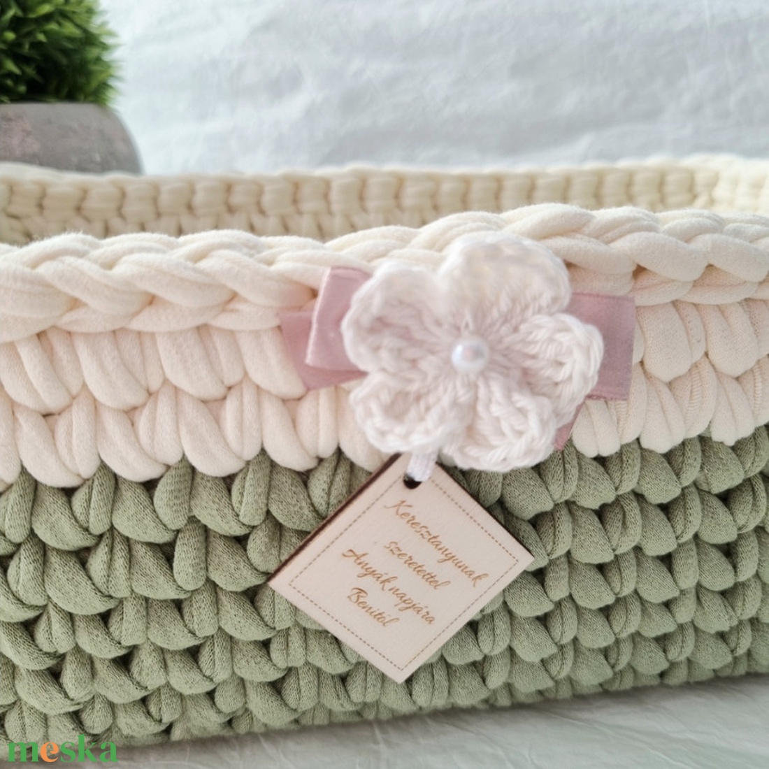 Horgolt tárolókosár egyedi felirattal. Ajándék anyák napjára - otthon & életmód - tárolás & rendszerezés - tárolókosár - Meska.hu