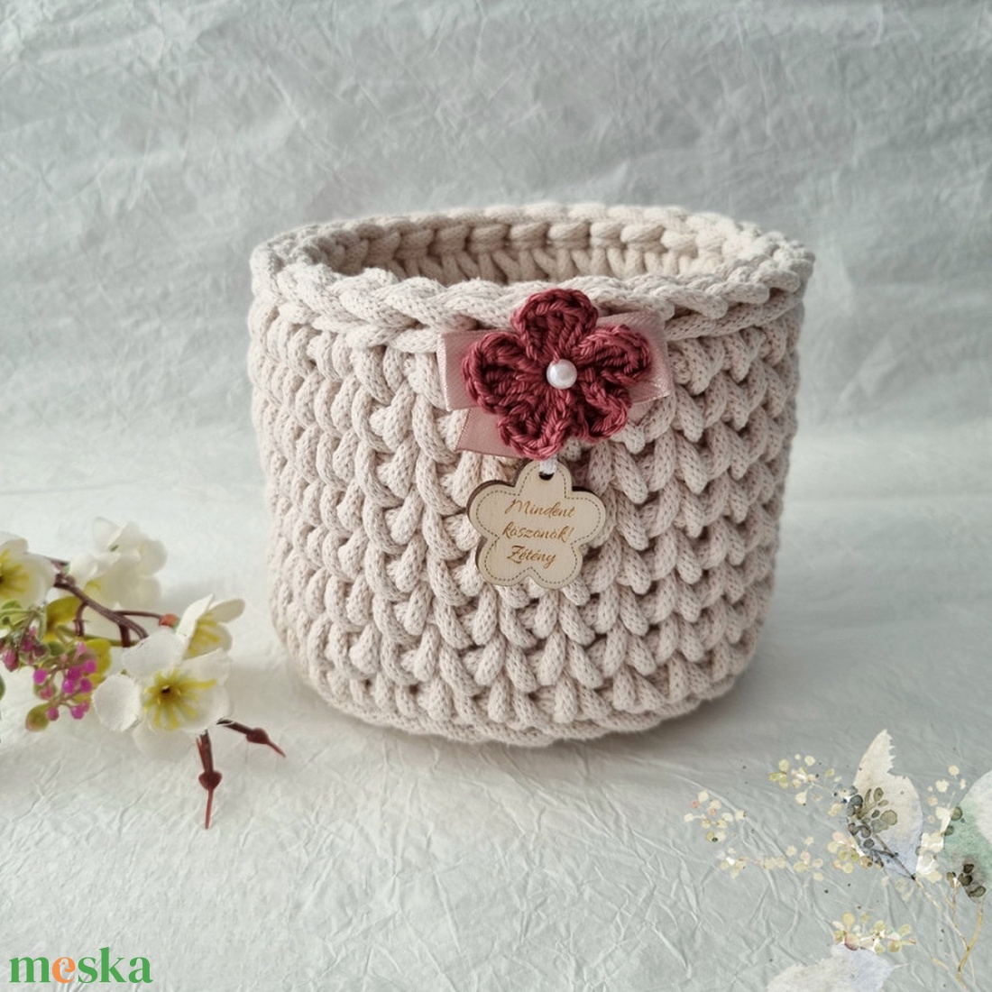 Horgolt tárolókosár egyedi felirattal. Ajándék anyák napjára - otthon & életmód - tárolás & rendszerezés - tárolókosár - Meska.hu