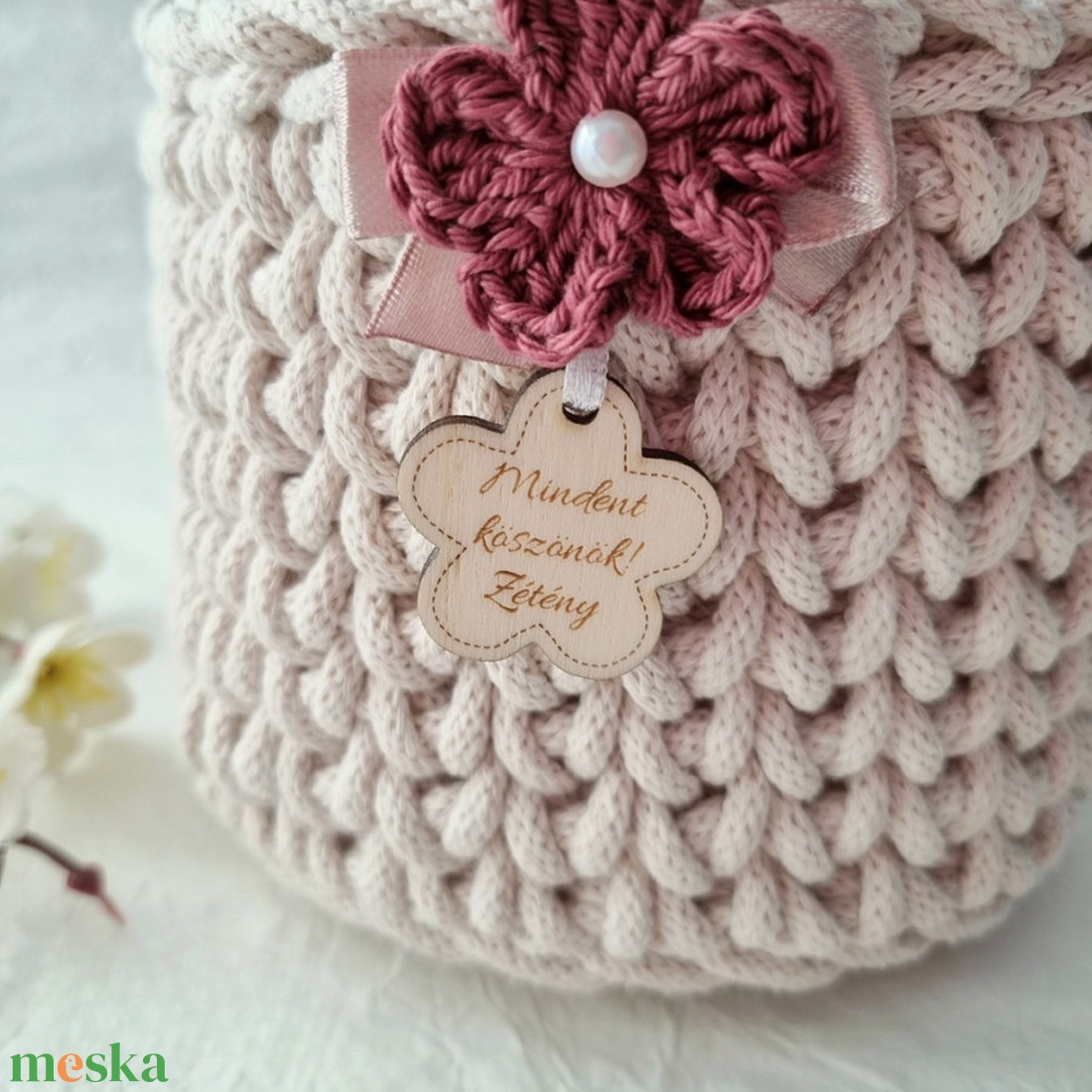 Horgolt tárolókosár egyedi felirattal. Ajándék anyák napjára - otthon & életmód - tárolás & rendszerezés - tárolókosár - Meska.hu