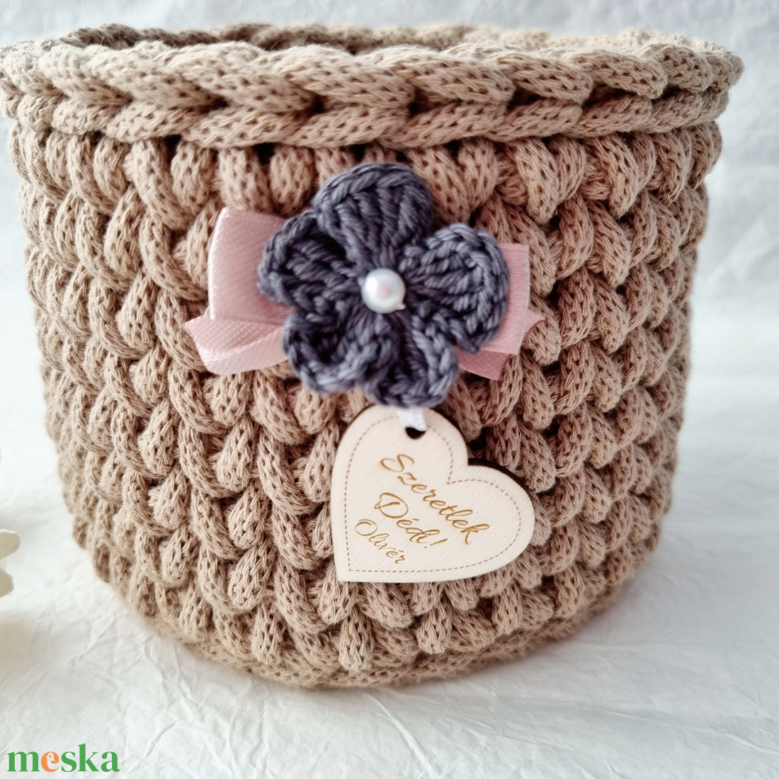 Horgolt tárolókosár egyedi felirattal. Ajándék anyák napjára - otthon & életmód - tárolás & rendszerezés - tárolókosár - Meska.hu