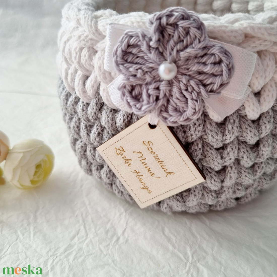 Horgolt tárolókosár egyedi felirattal. Ajándék anyák napjára - otthon & életmód - tárolás & rendszerezés - tárolókosár - Meska.hu