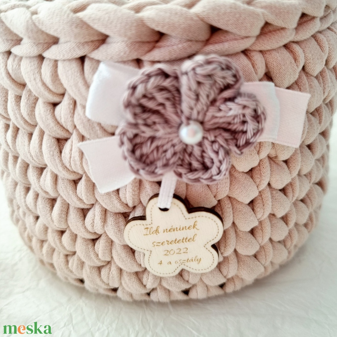 Horgolt tárolókosár egyedi felirattal. Ajándék anyák napjára - otthon & életmód - tárolás & rendszerezés - tárolókosár - Meska.hu