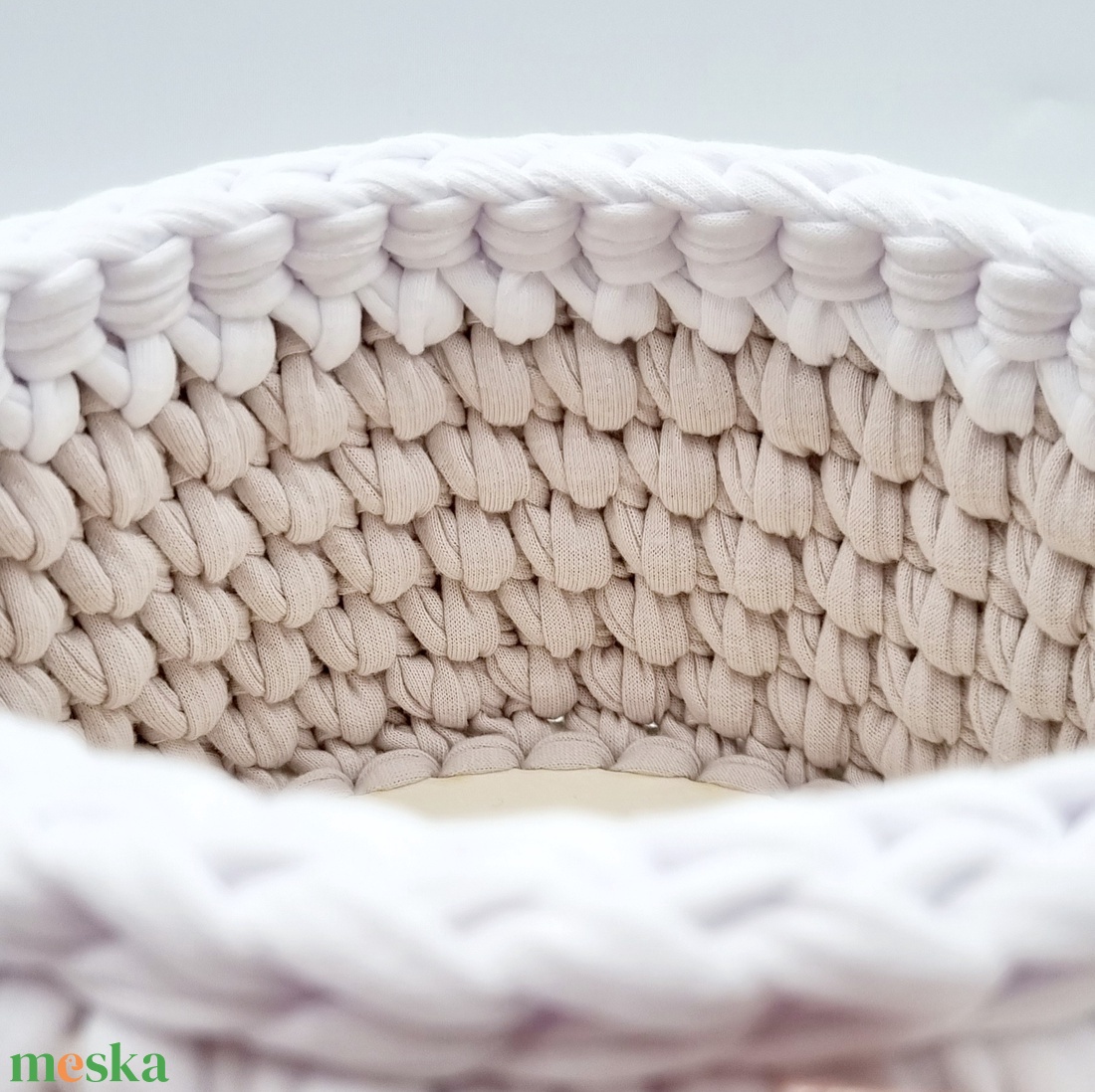 Horgolt tárolókosár egyedi felirattal. Ajándék anyák napjára - otthon & életmód - tárolás & rendszerezés - tárolókosár - Meska.hu