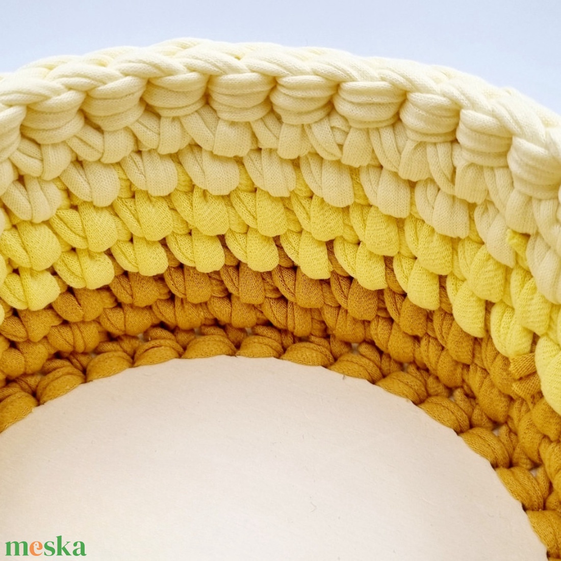 Horgolt tárolókosár egyedi felirattal. Ajándék anyák napjára - otthon & életmód - tárolás & rendszerezés - tárolókosár - Meska.hu