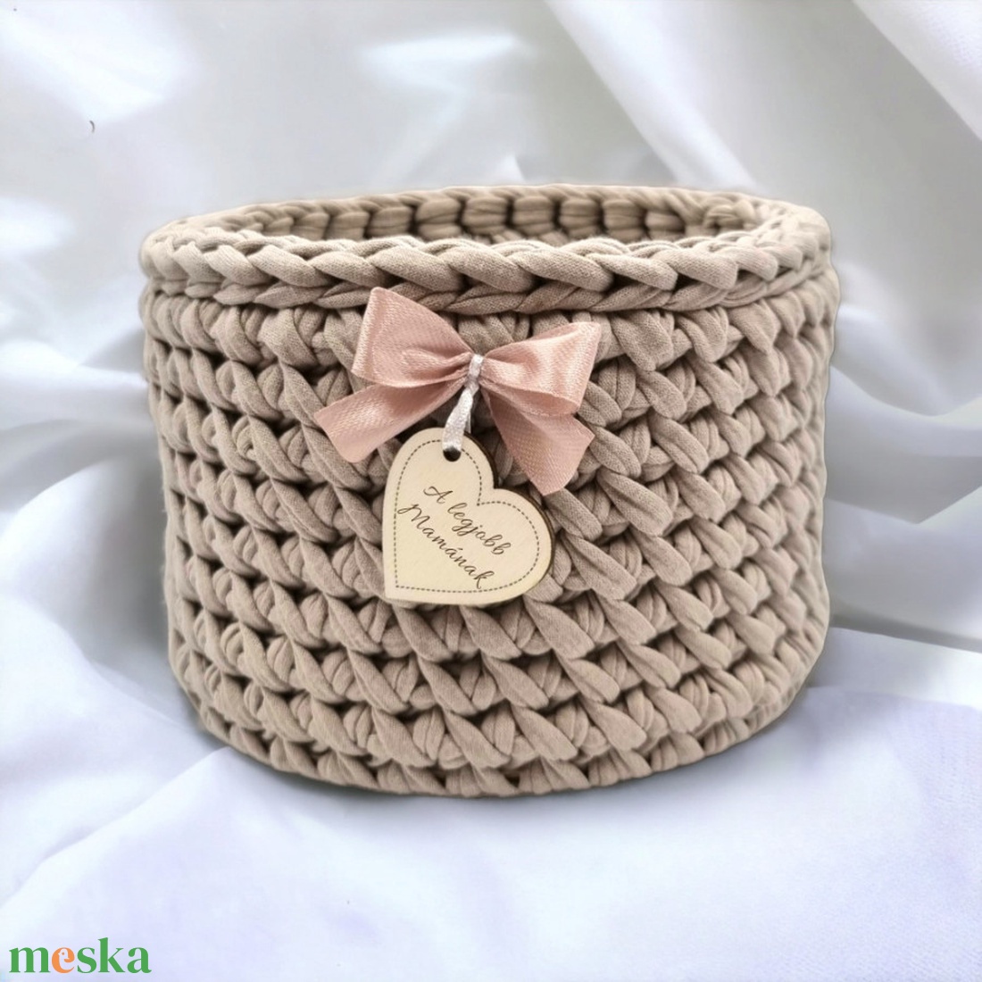 Horgolt tárolókosár egyedi felirattal. Ajándék anyák napjára - otthon & életmód - tárolás & rendszerezés - tárolókosár - Meska.hu