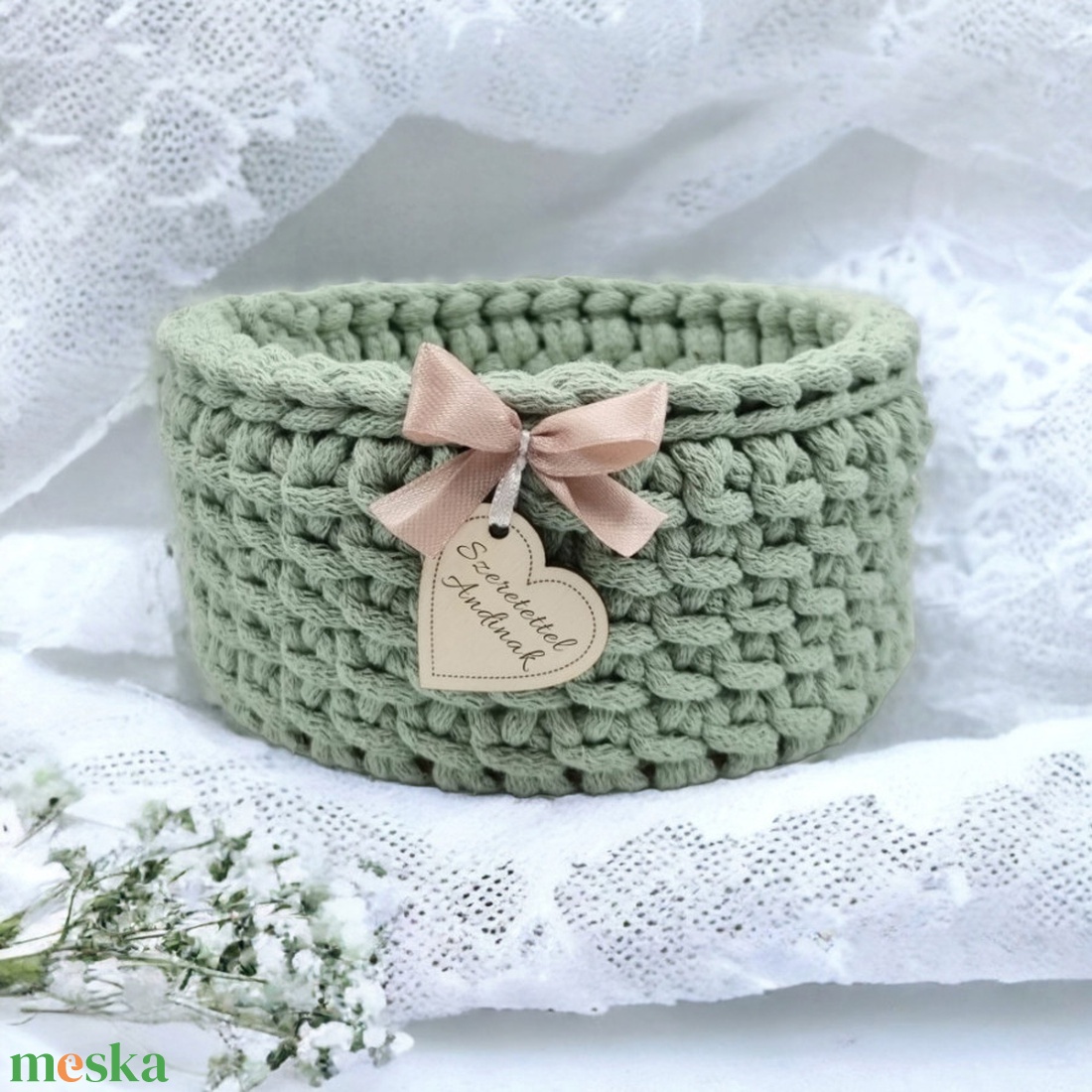 Horgolt tárolókosár egyedi felirattal. Ajándék anyák napjára - otthon & életmód - tárolás & rendszerezés - tárolókosár - Meska.hu