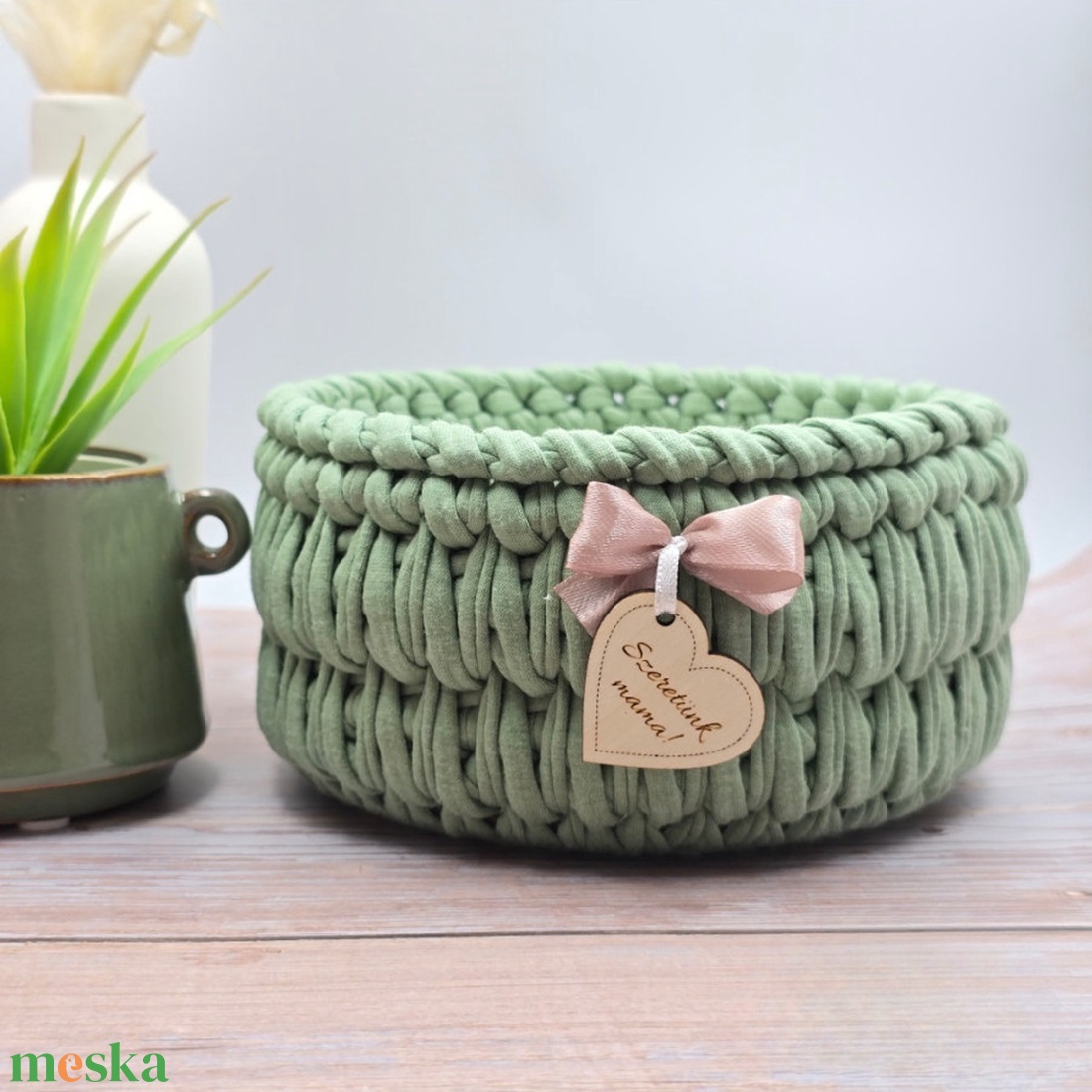 Horgolt tárolókosár egyedi felirattal. Ajándék anyák napjára - otthon & életmód - tárolás & rendszerezés - tárolókosár - Meska.hu