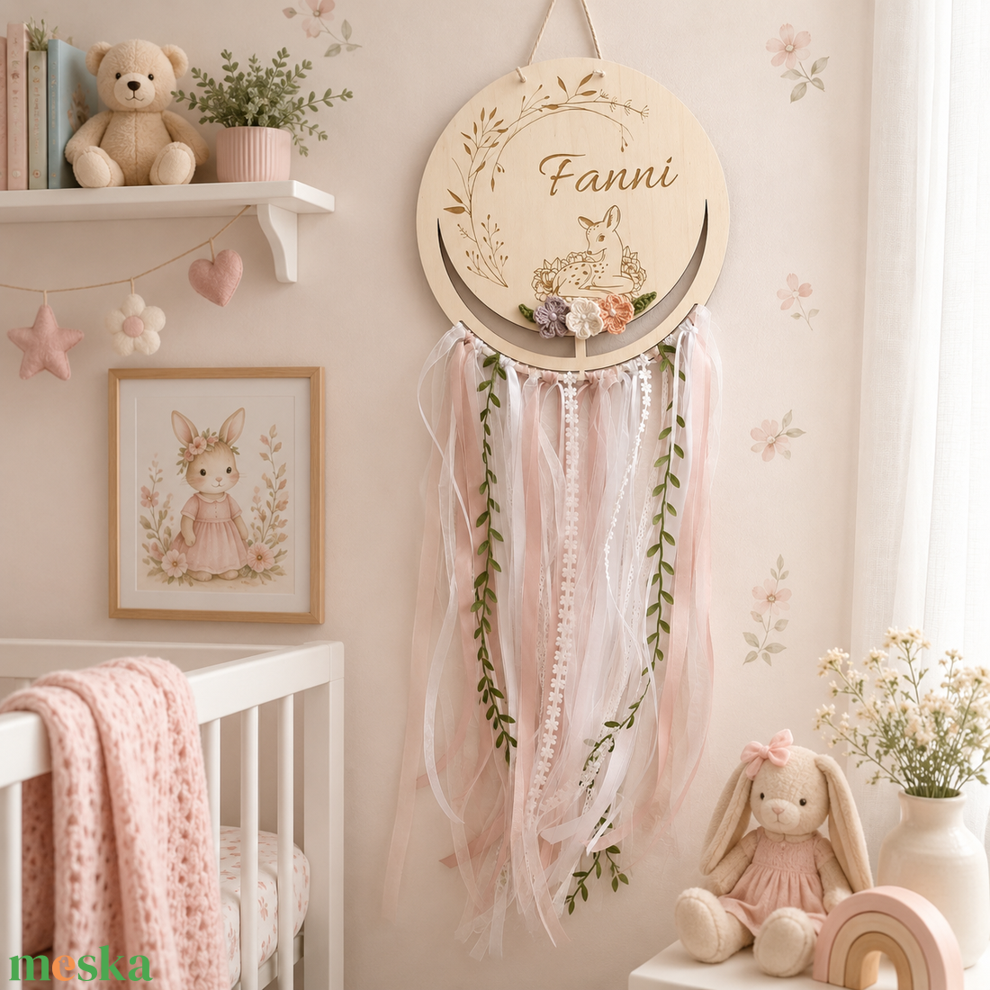 Ajtódísz, falidísz egyedi névvel, horgolt virágokkal - őzike - baba - mama - babaszoba dekoráció - baba névtábla - Meska.hu