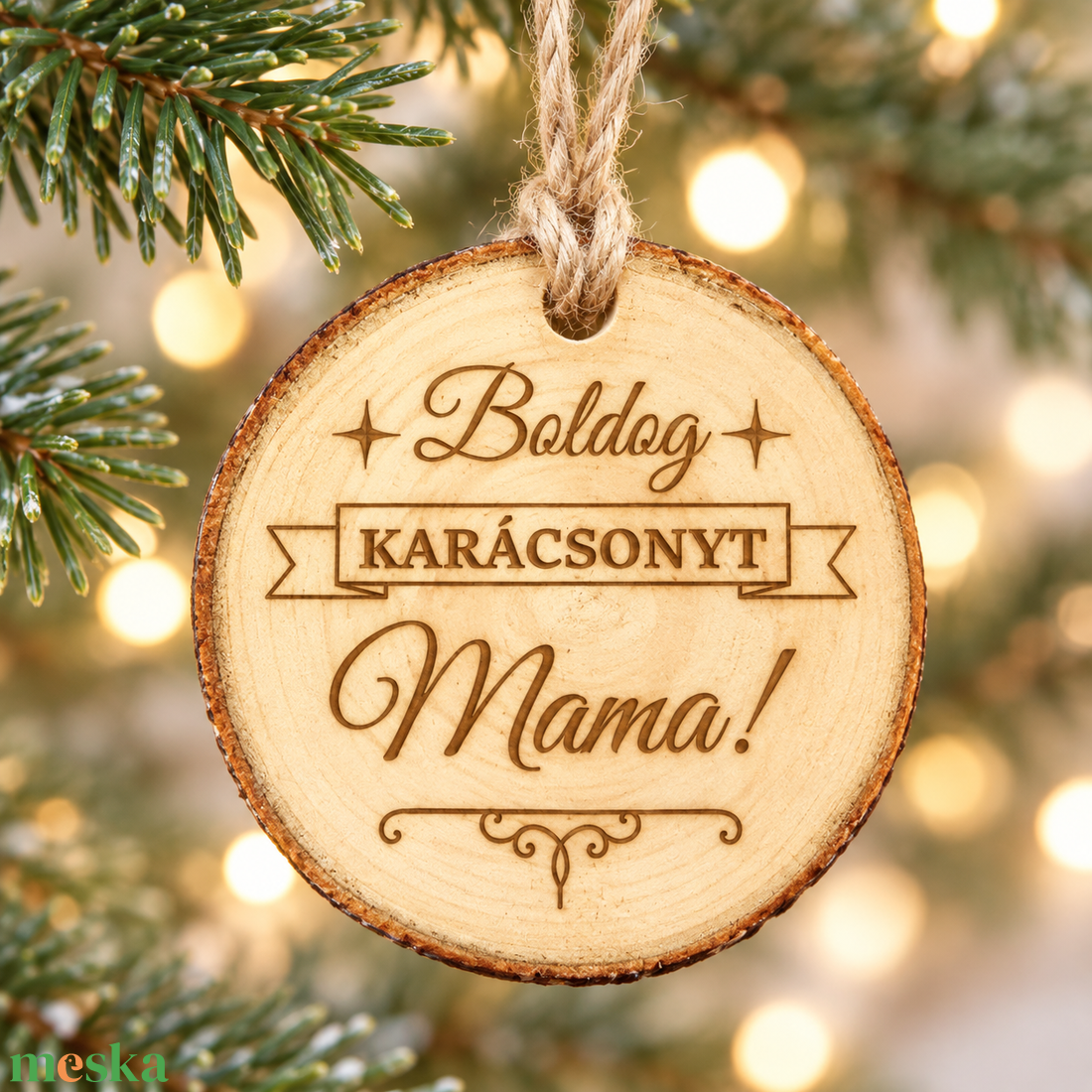 Gravírozott természetes fakorong karácsonyfadísz egyedi névvel - karácsony - karácsonyi lakásdekoráció - karácsonyfadíszek - Meska.hu