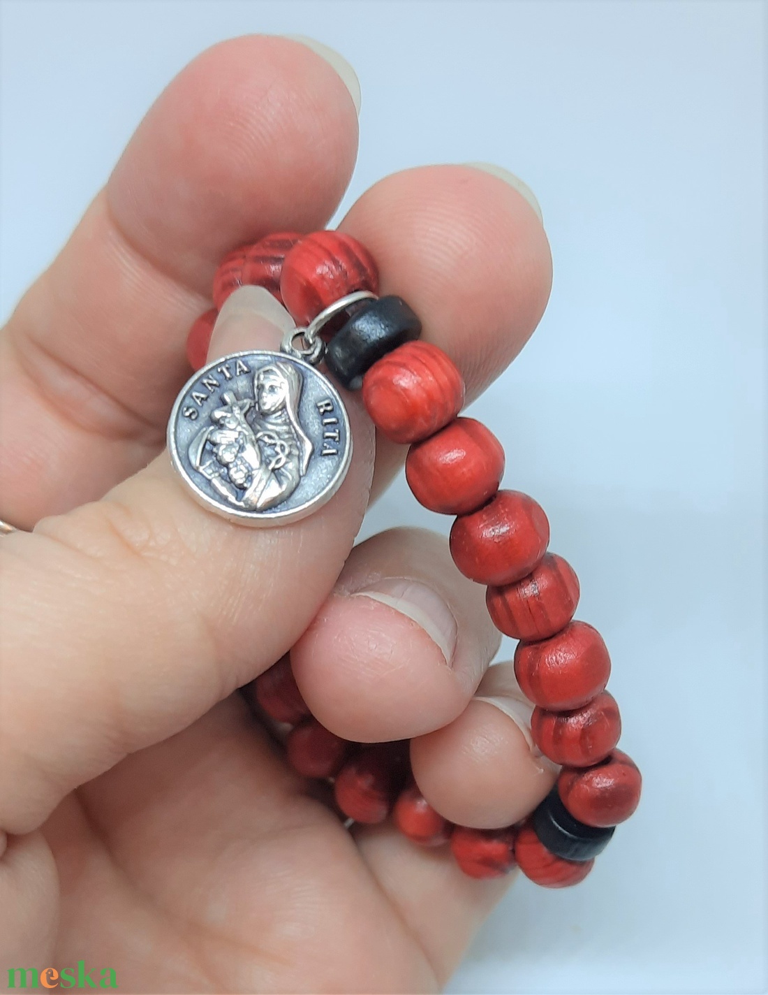 Szent Rita rózsafűzér karkötő fa gyöngyszemekből - ékszer - karkötő - gyöngyös karkötő - Meska.hu