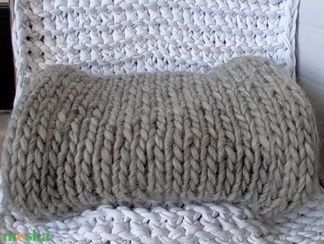 Kézi kötésű gyapjú körsál a hideg téli napokra - ruha & divat - sál, sapka, kendő - sál - Meska.hu Kézi kötésű gyapjú körsál a hideg téli napokra - ruha & divat - sál, sapka, kendő - sál - Meska.hu