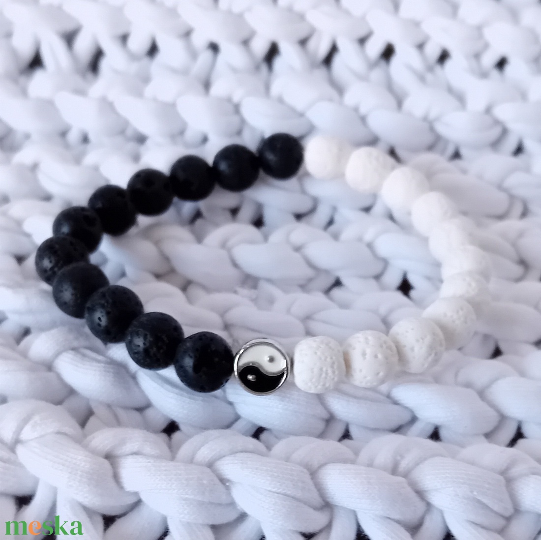 Egyensúly karkötő ying és yang medállal lávaköves gyöngyökkel - ékszer - karkötő - karkötő medállal - Meska.hu Egyensúly karkötő ying és yang medállal lávaköves gyöngyökkel - ékszer - karkötő - karkötő medállal - Meska.hu