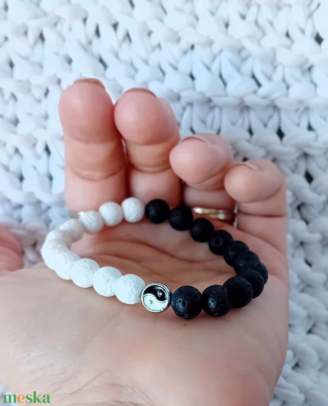 Egyensúly karkötő ying és yang medállal lávaköves gyöngyökkel - ékszer - karkötő - karkötő medállal - Meska.hu Egyensúly karkötő ying és yang medállal lávaköves gyöngyökkel - ékszer - karkötő - karkötő medállal - Meska.hu