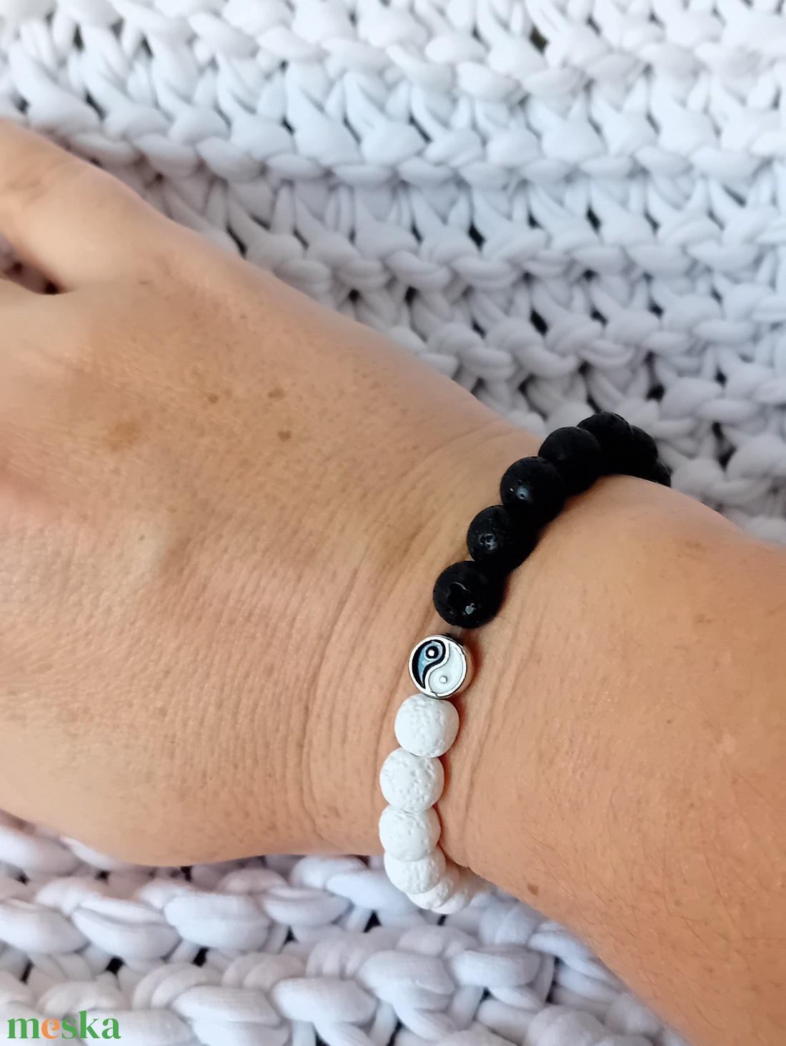 Egyensúly karkötő ying és yang medállal lávaköves gyöngyökkel - ékszer - karkötő - karkötő medállal - Meska.hu Egyensúly karkötő ying és yang medállal lávaköves gyöngyökkel - ékszer - karkötő - karkötő medállal - Meska.hu
