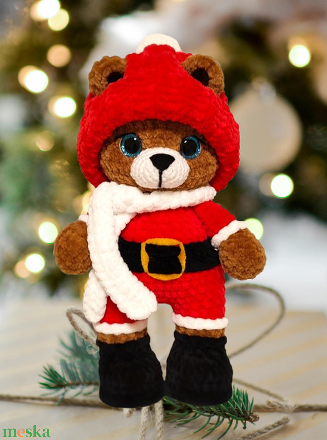 Horgolt maci mikulás ruhában - játék & sport - plüssállat & játékfigura - plüss mesefigurák - Meska.hu