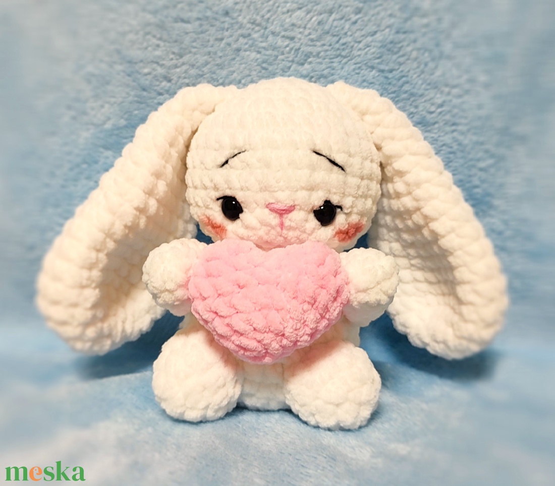 Plüss szívecskés nyuszi - játék & sport - plüssállat & játékfigura - nyuszi - Meska.hu